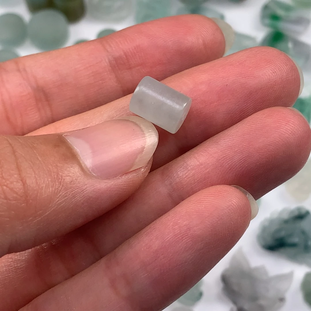 定制翡翠未镶嵌吊坠