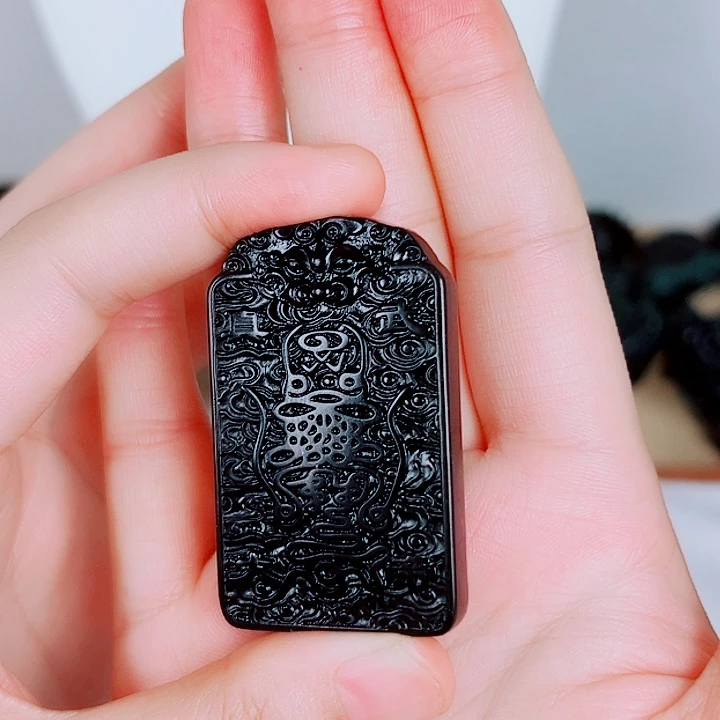 骑***弹蛇纹石玉未镶嵌玉牌