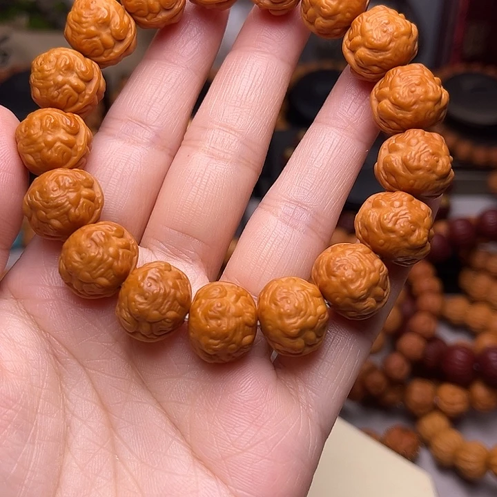 吊坠猴头核桃素金蟾