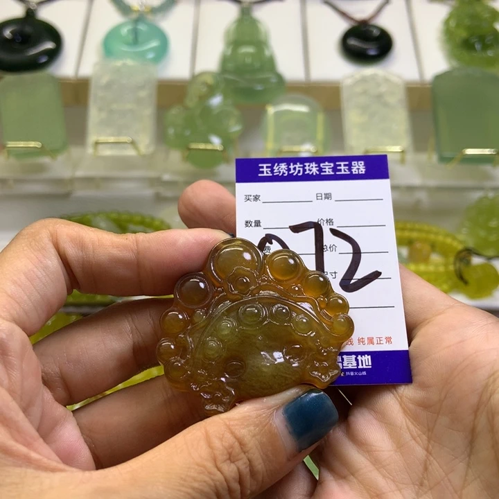 【闪购商品】蛇纹石玉未镶嵌颈饰