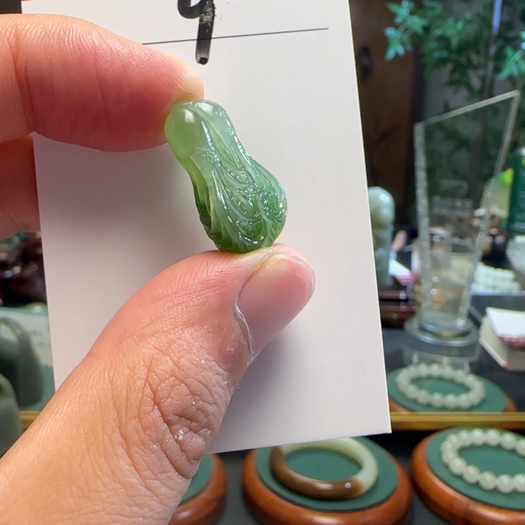 颈饰未镶嵌和田玉（糖玉）
