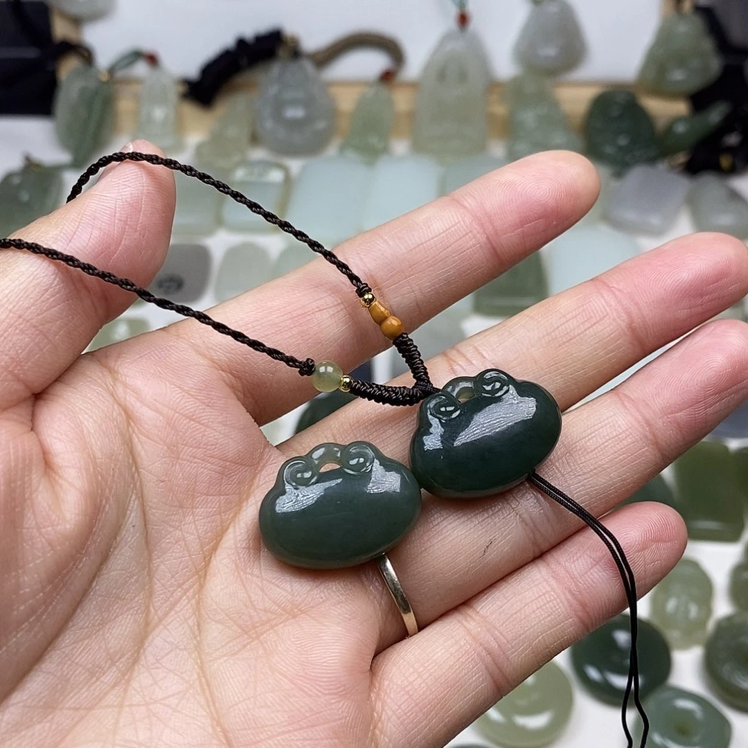 和田玉未镶嵌颈饰福袋多样性发1件