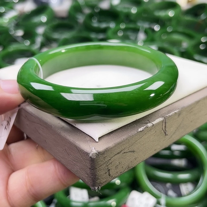 未镶嵌手镯和田玉（碧玉）