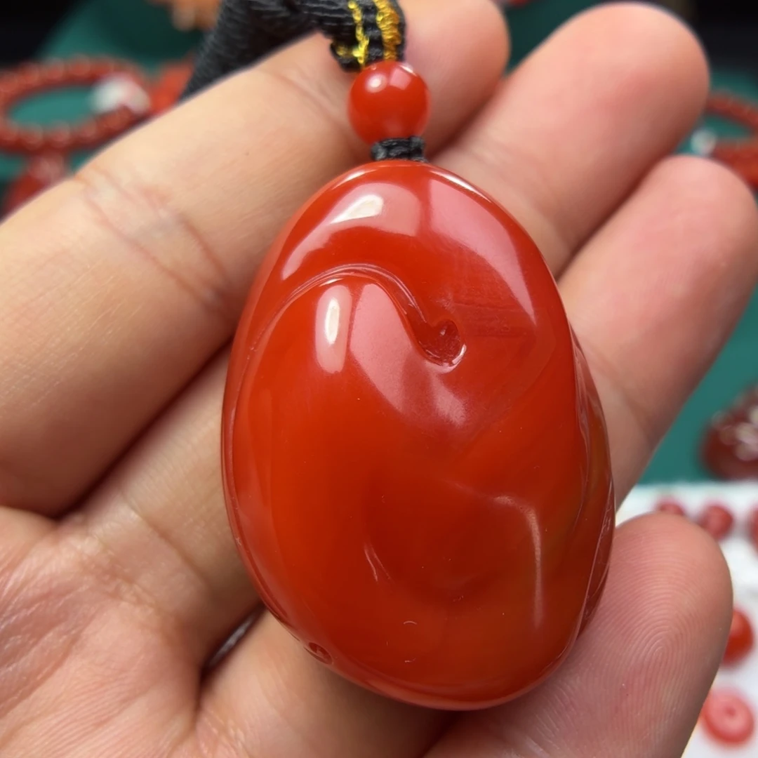 南红玛瑙未镶嵌挂件