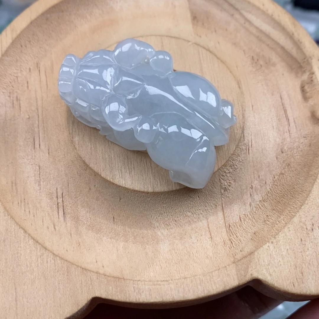 翡翠未镶嵌颈饰多人如意貔貅