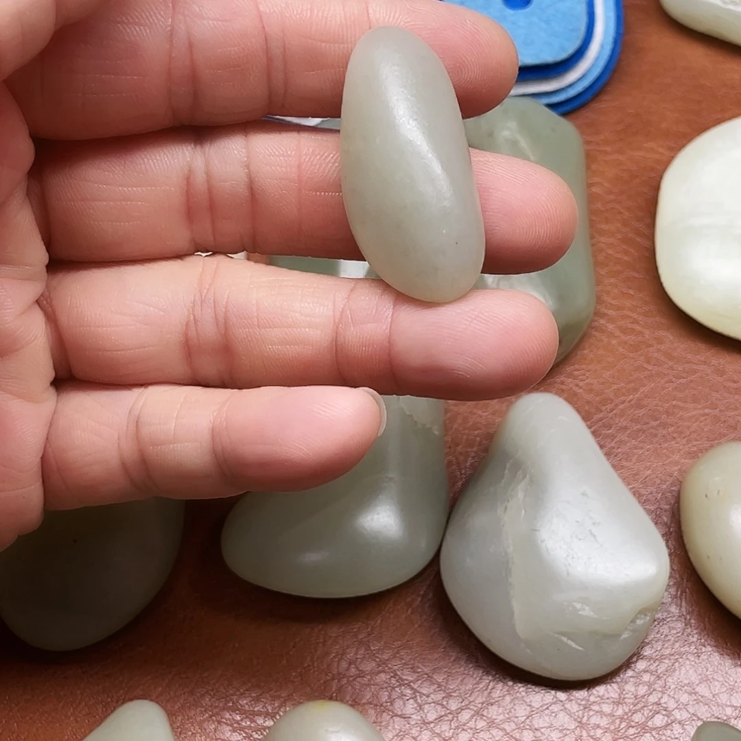 小***坑颈饰未镶嵌和田玉