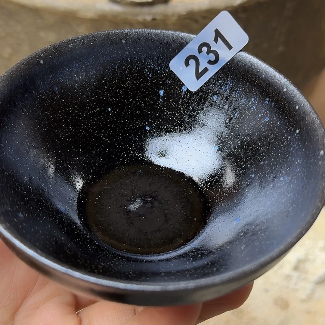 王***茶盏琢泥窑烧开窑现场