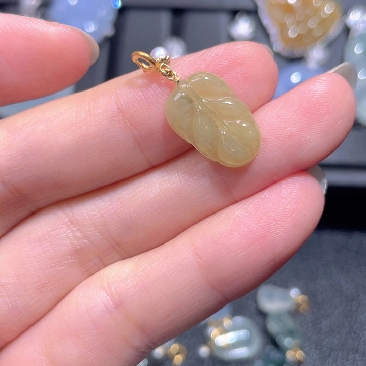 颈饰18K金镶嵌翡翠翡翠