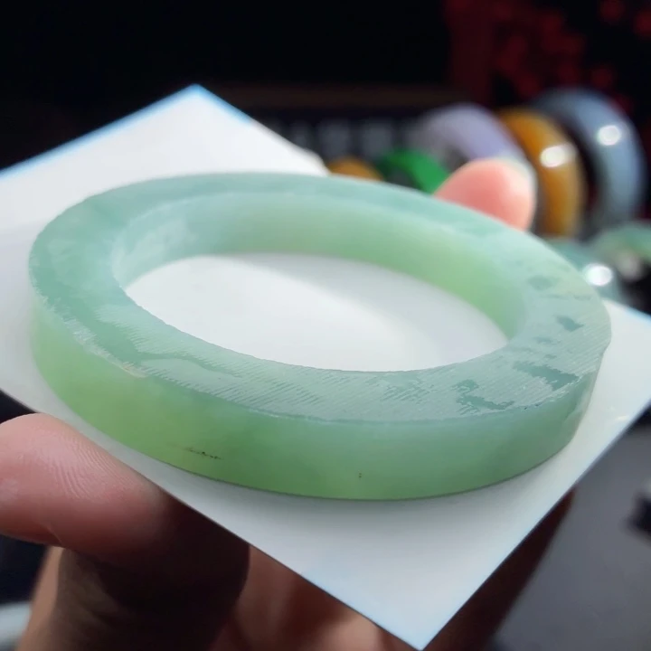 定制翡翠未镶嵌翡翠手镯