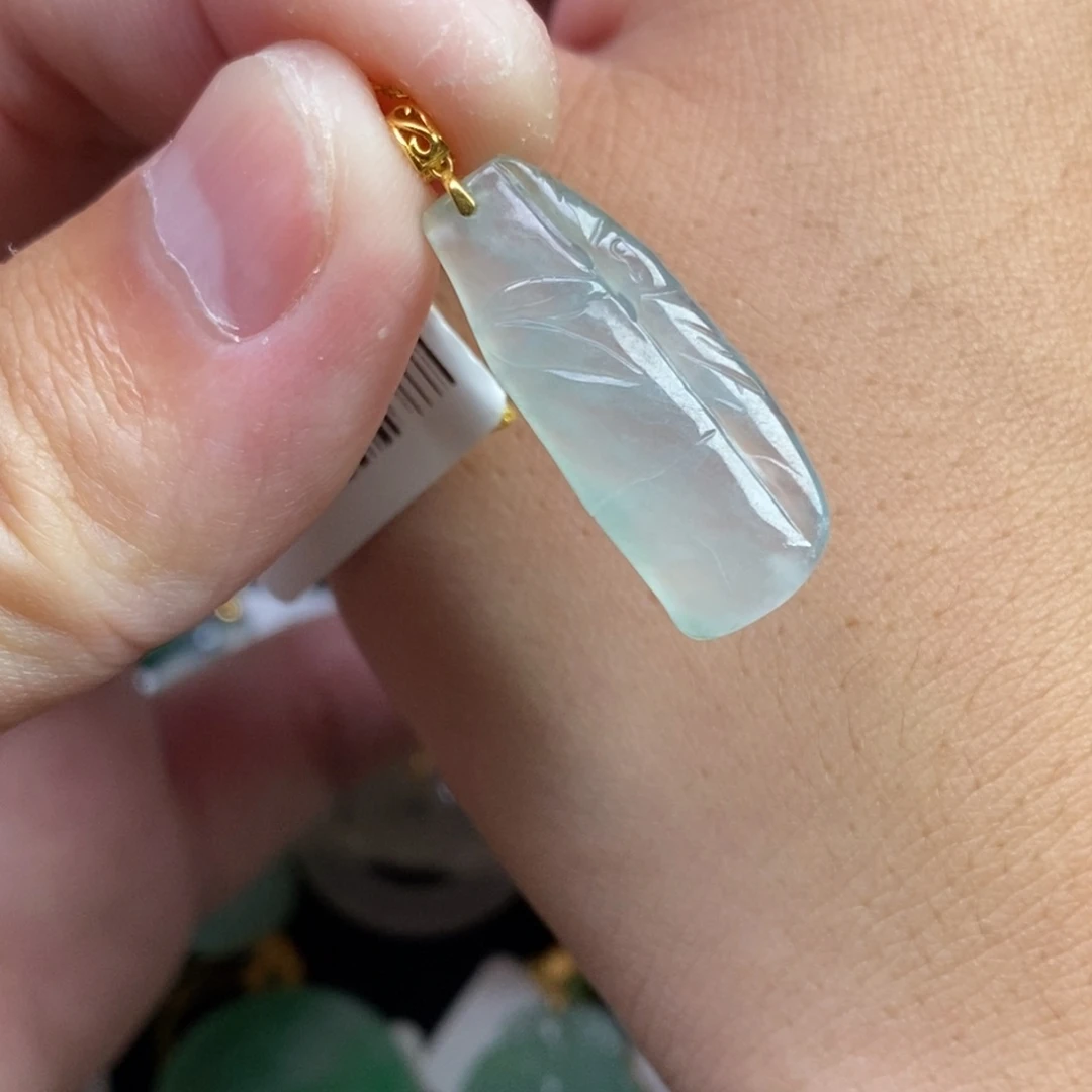 颈饰18K金镶嵌翡翠竹节