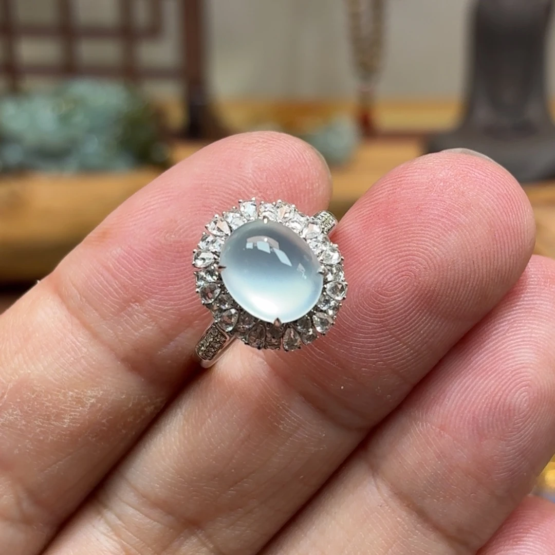 翡翠18K金镶嵌戒指