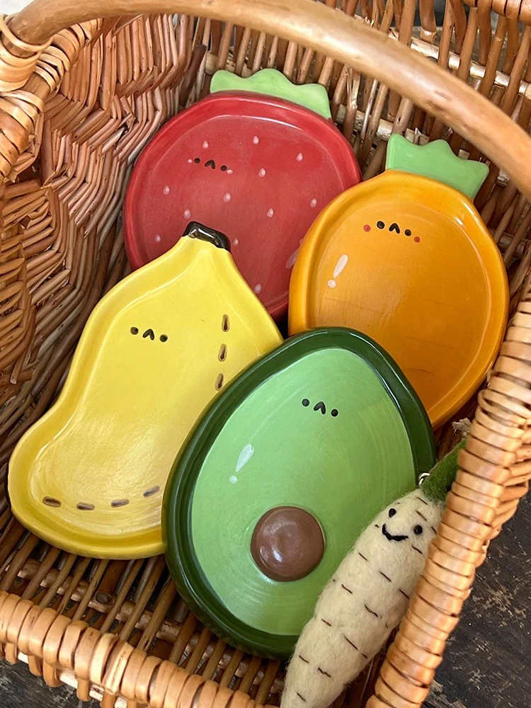 釉下彩卡通碟子创意儿童餐盘家用小吃陶瓷餐具早餐盘饺子盘零食盘