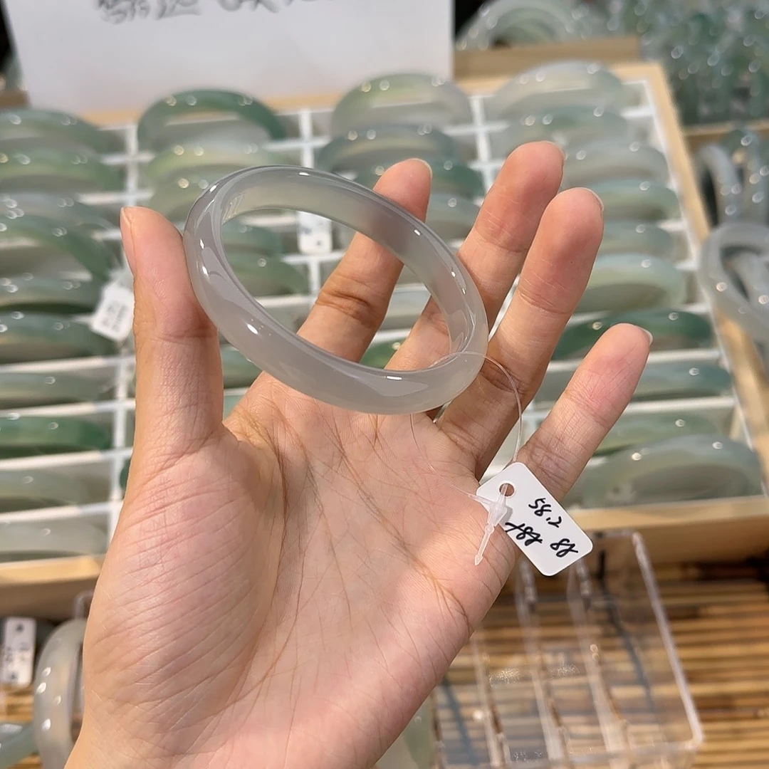 玛瑙/玉髓未镶嵌手镯圈口58.2