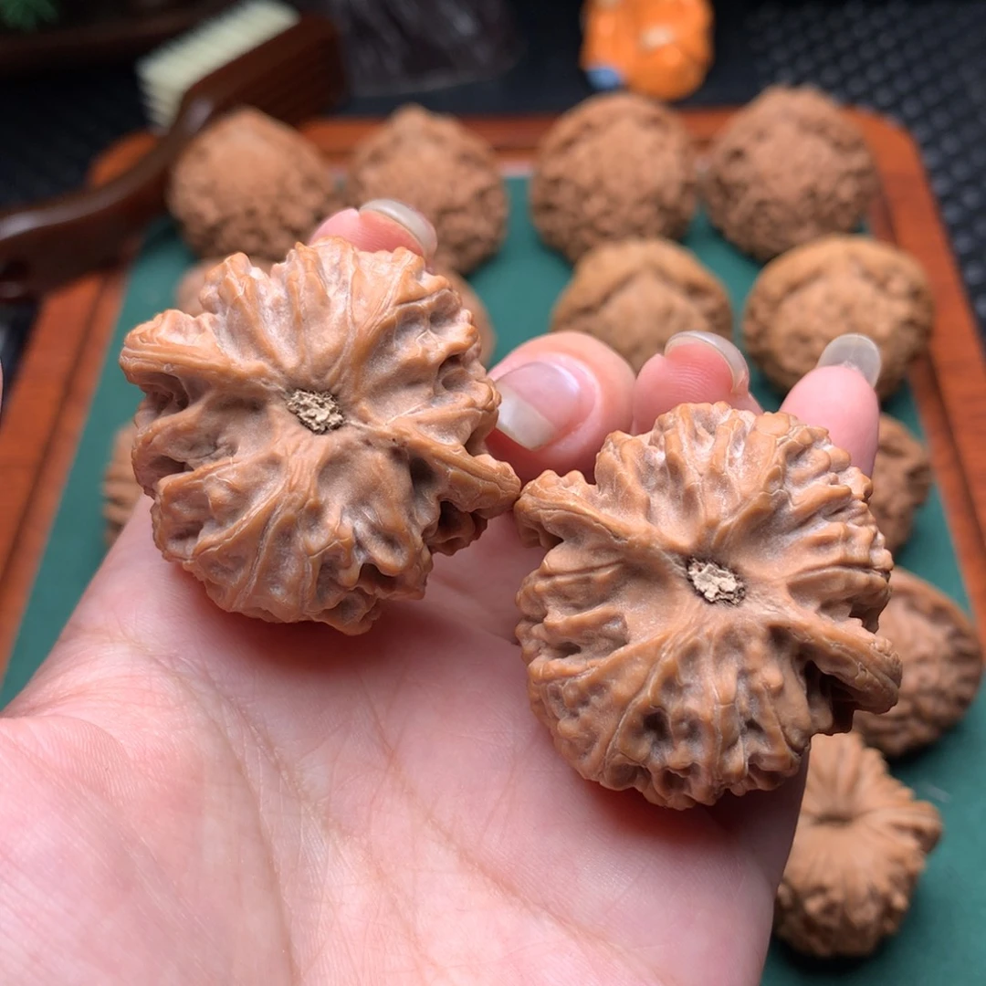 文玩核桃吊坠苹果园39.5