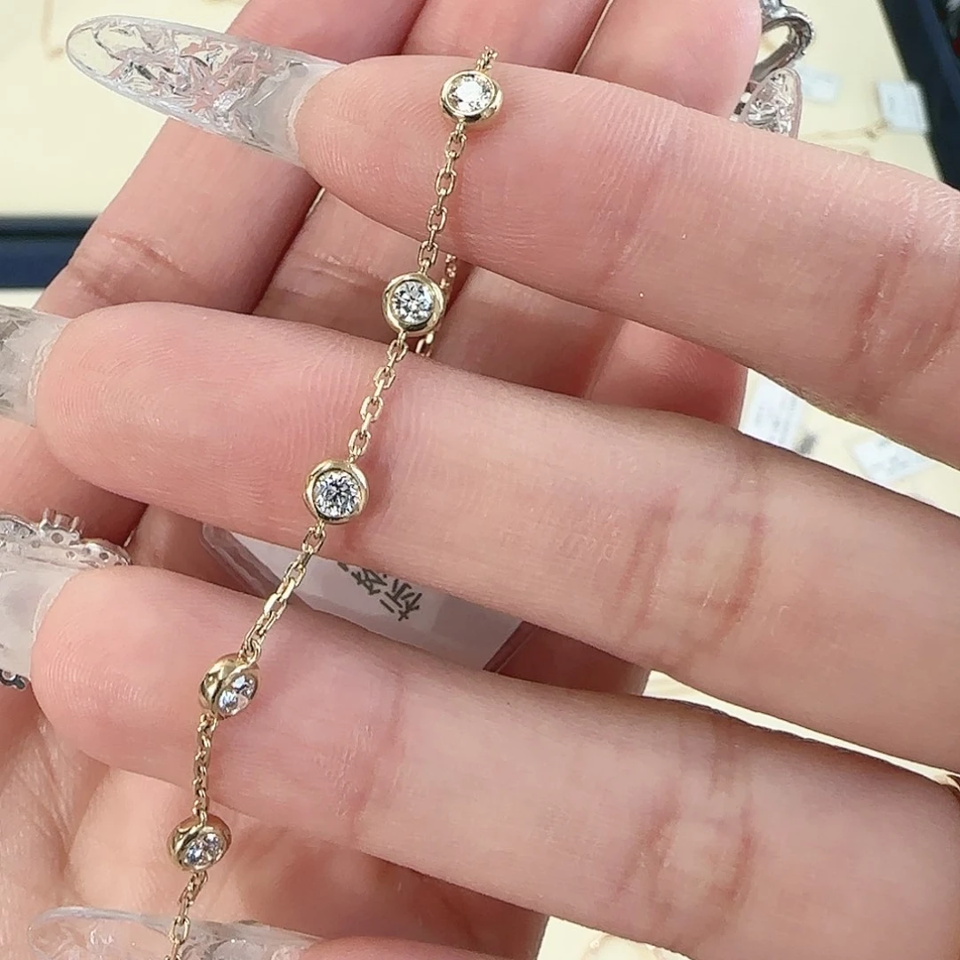 合成钻石18K金镶嵌五钻