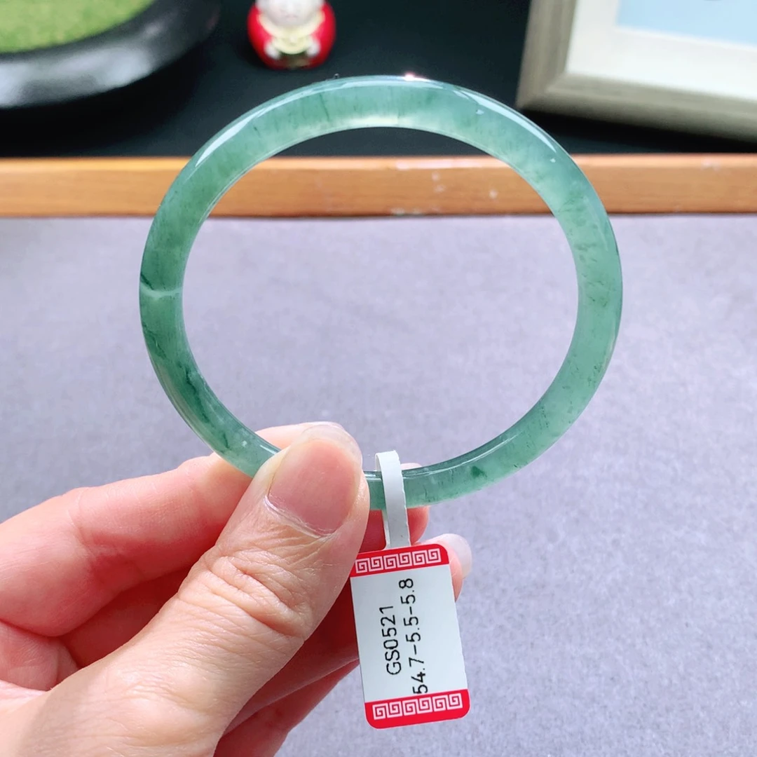 翡翠手镯未镶嵌天然翡翠手镯