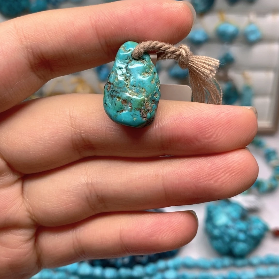 未镶嵌绿松石原矿