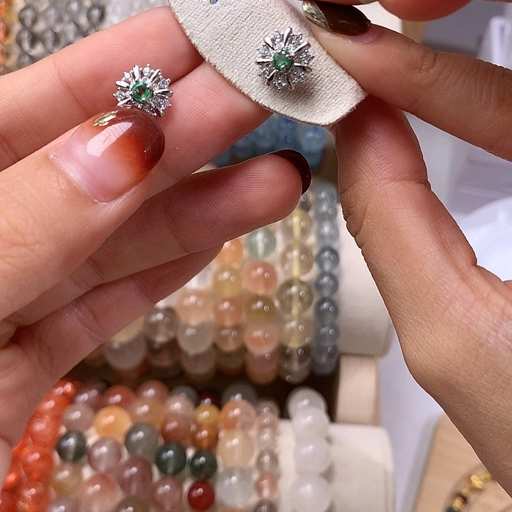 S***e合金无宝石百搭耳钉