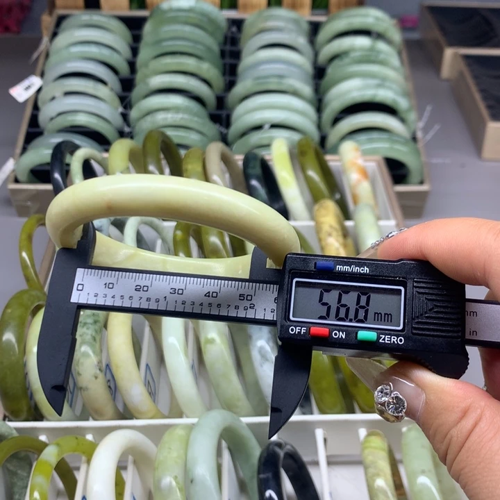 未镶嵌蛇纹石玉手镯43