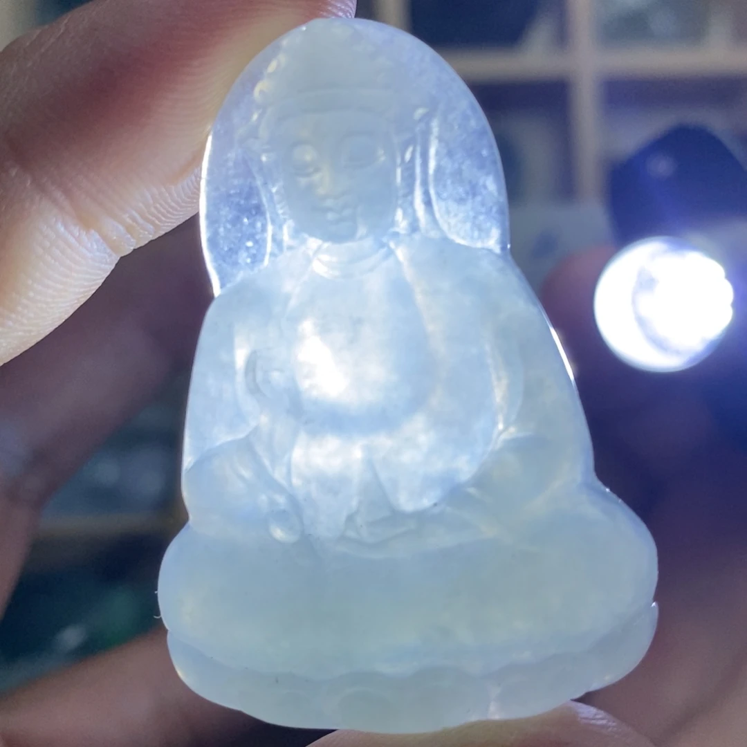 翡翠未镶嵌颈饰观音