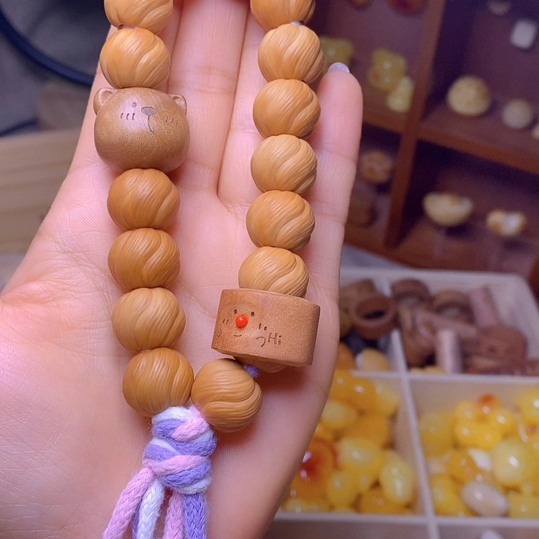 吊坠猴头核桃虾球卷卷酥手持满配版