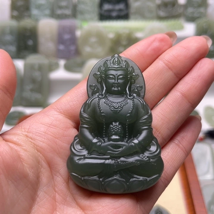 独***行和田玉未镶嵌颈饰