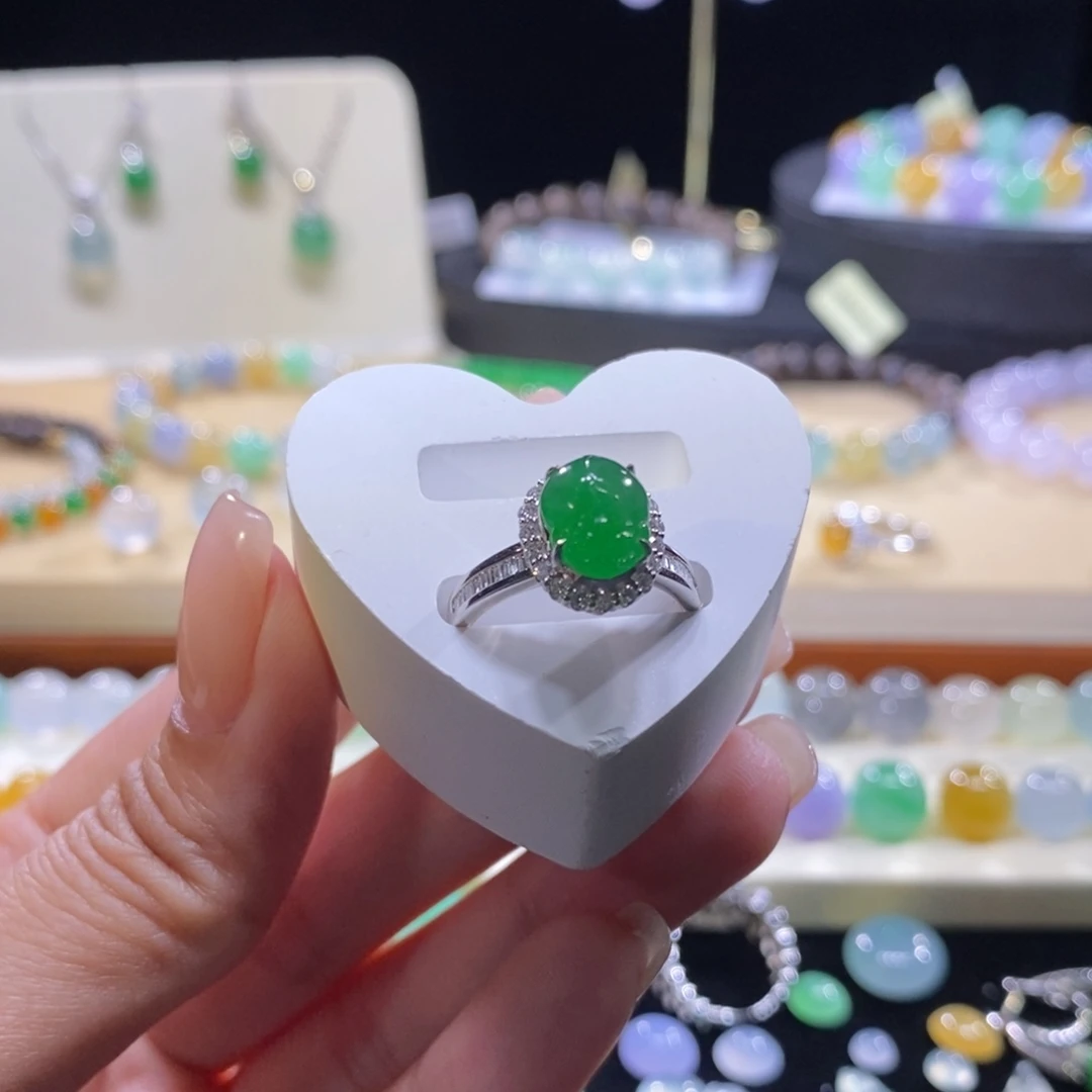 翡翠18K金镶嵌戒指18K满绿精品戒指