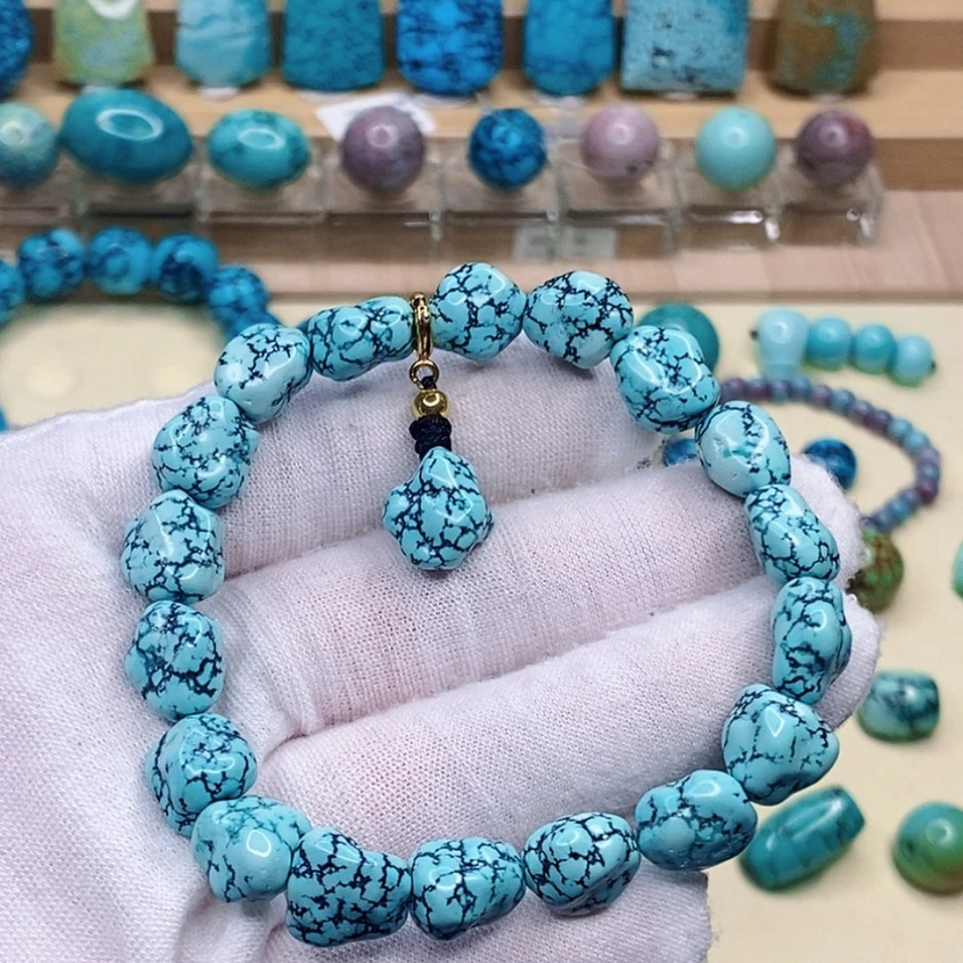 绿松石未镶嵌珠宝奇石