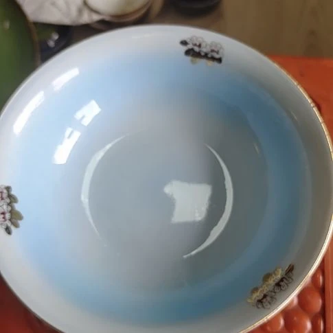 瓷片瓷片，盘子，都有瑕疵