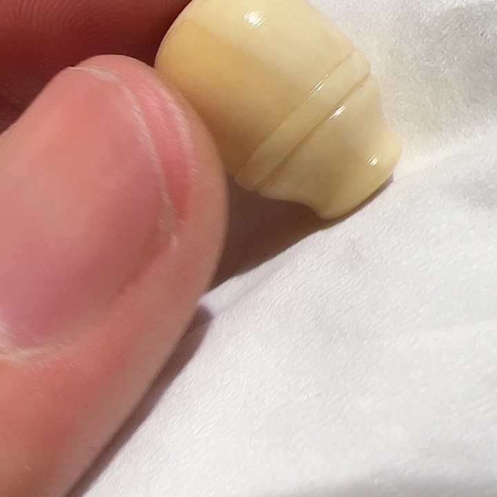 玻璃颈饰在这里的