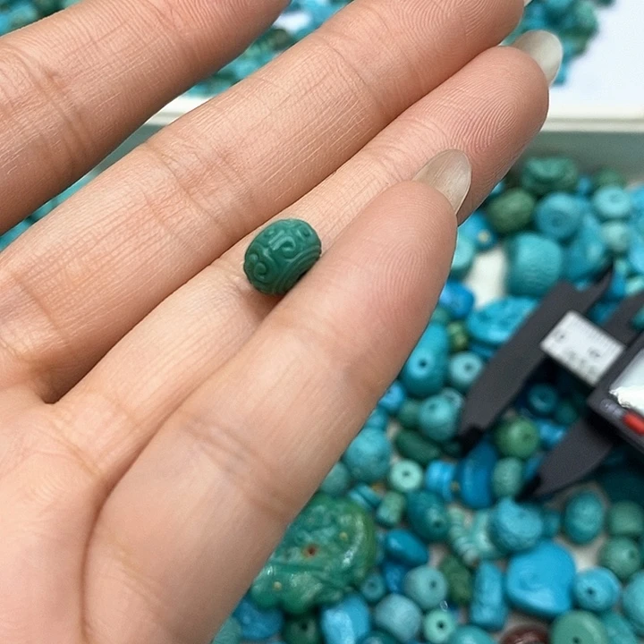 未镶嵌绿松石珠宝奇石