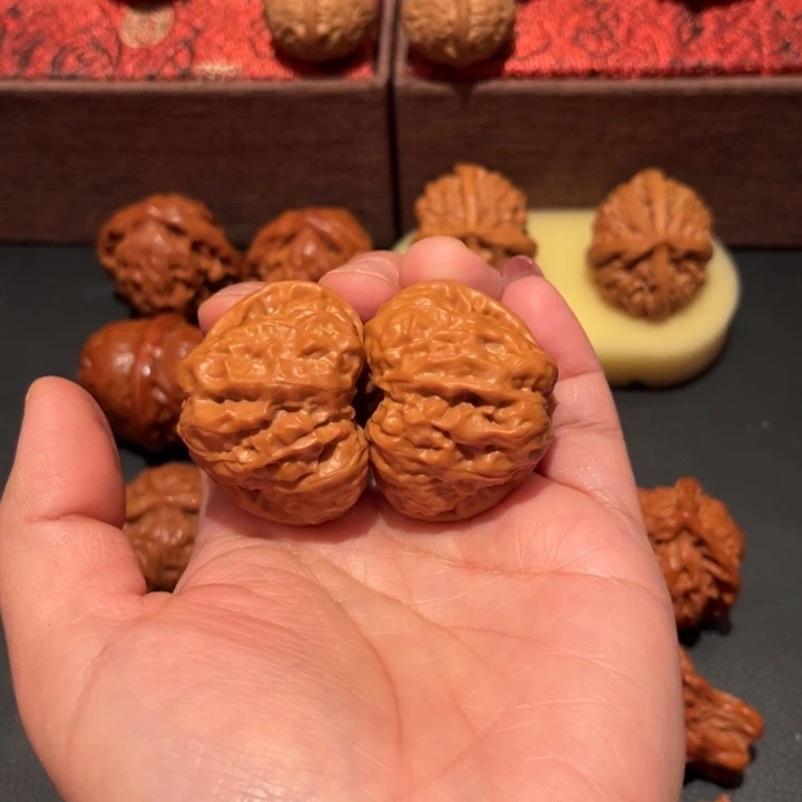 A***i文玩核桃吊坠蛤蟆头