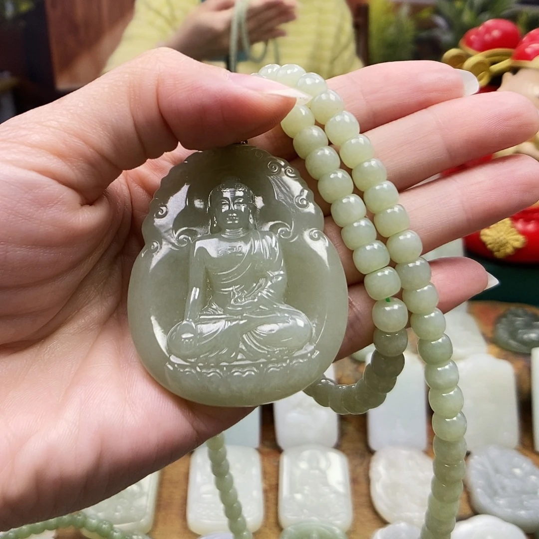 小***e和田玉未镶嵌颈饰