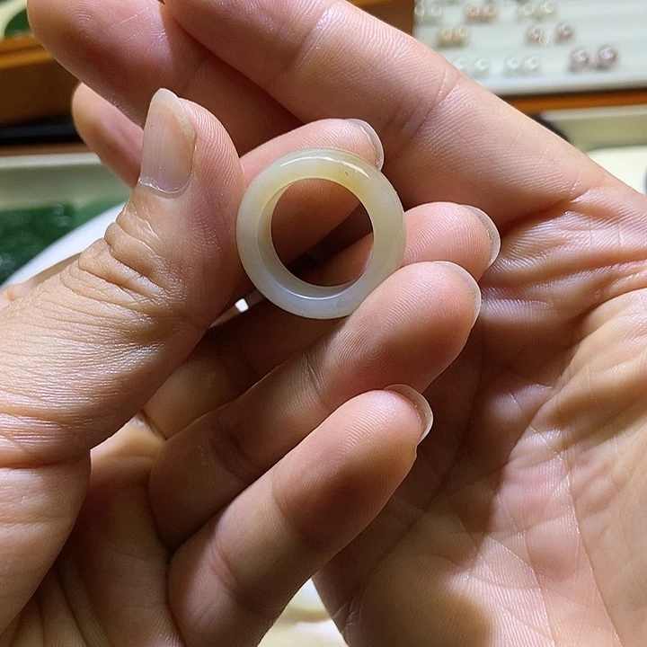 淡***莉和田玉（糖玉）未镶嵌戒指