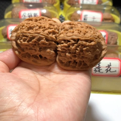 吊坠文玩核桃46三角疆