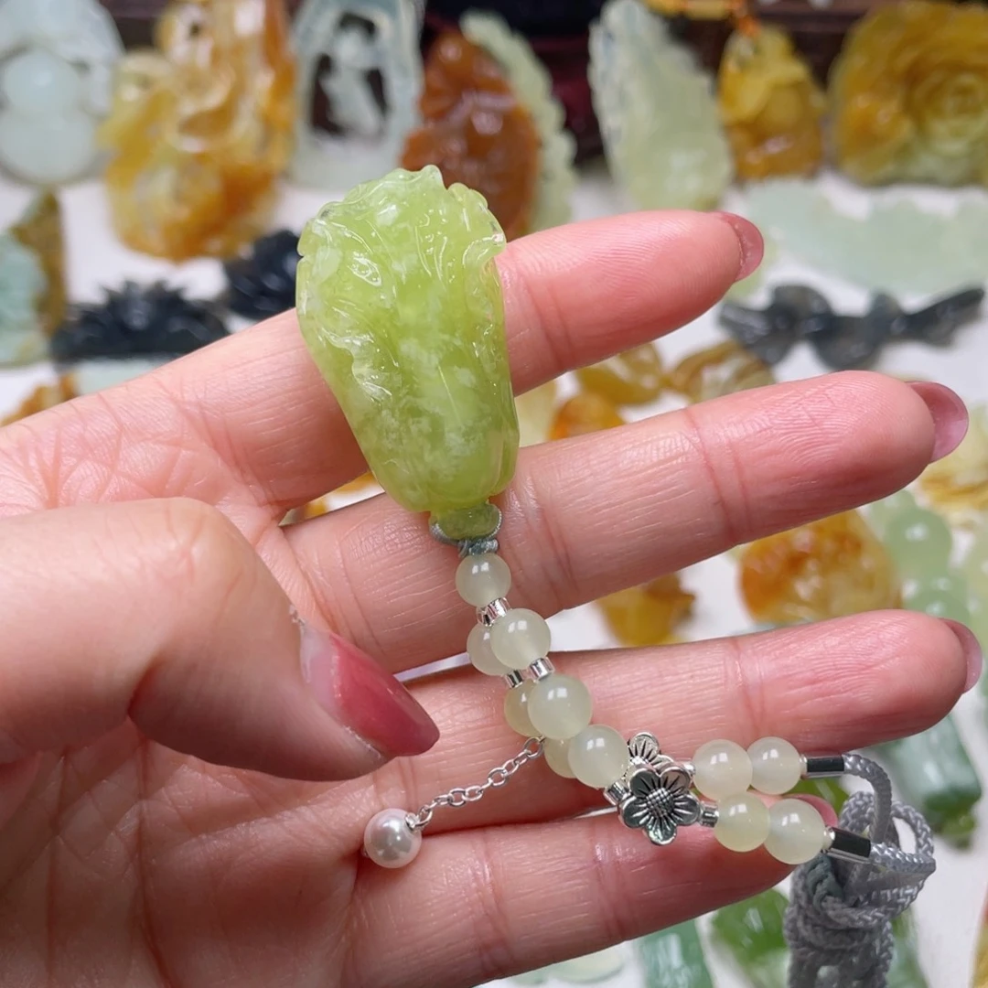 蛇纹石玉颈饰未镶嵌