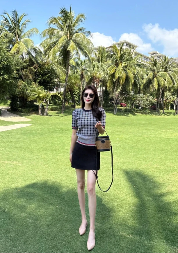 藏青色格纹短袖上衣针织显瘦气质时尚休闲格子夏季百搭修身弹力