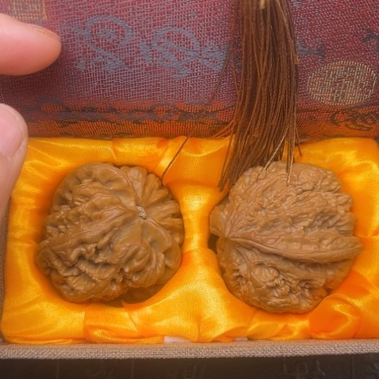 文玩核桃吊坠粗筋