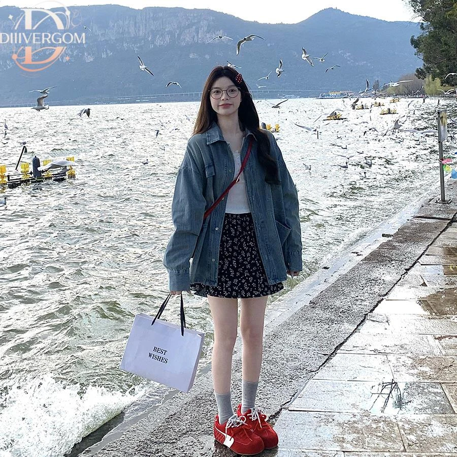 水洗美式复古开春季牛仔外套女2025新款宽松bf慵懒风翻领上衣衬衫