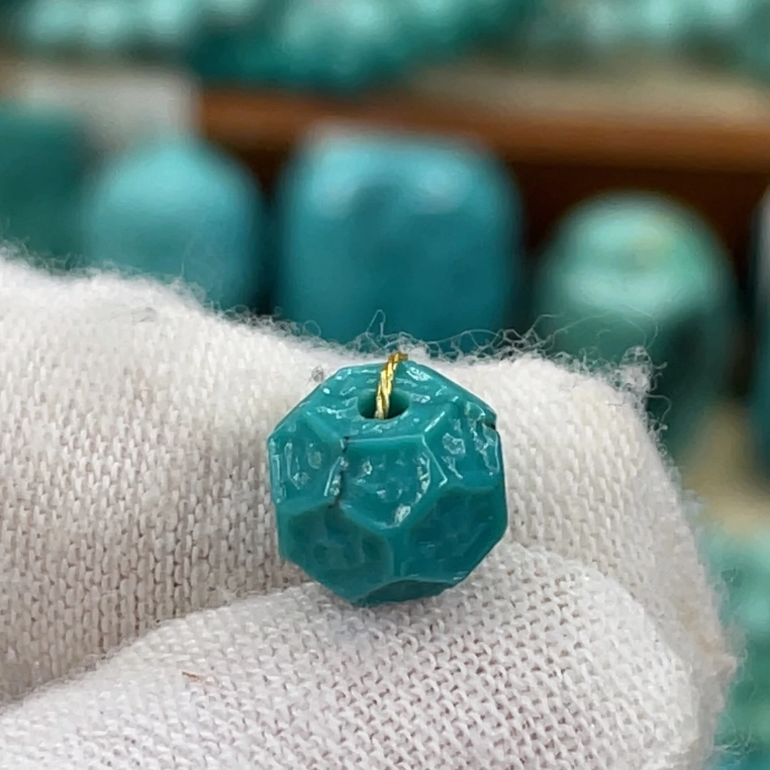 绿松石未镶嵌挂件