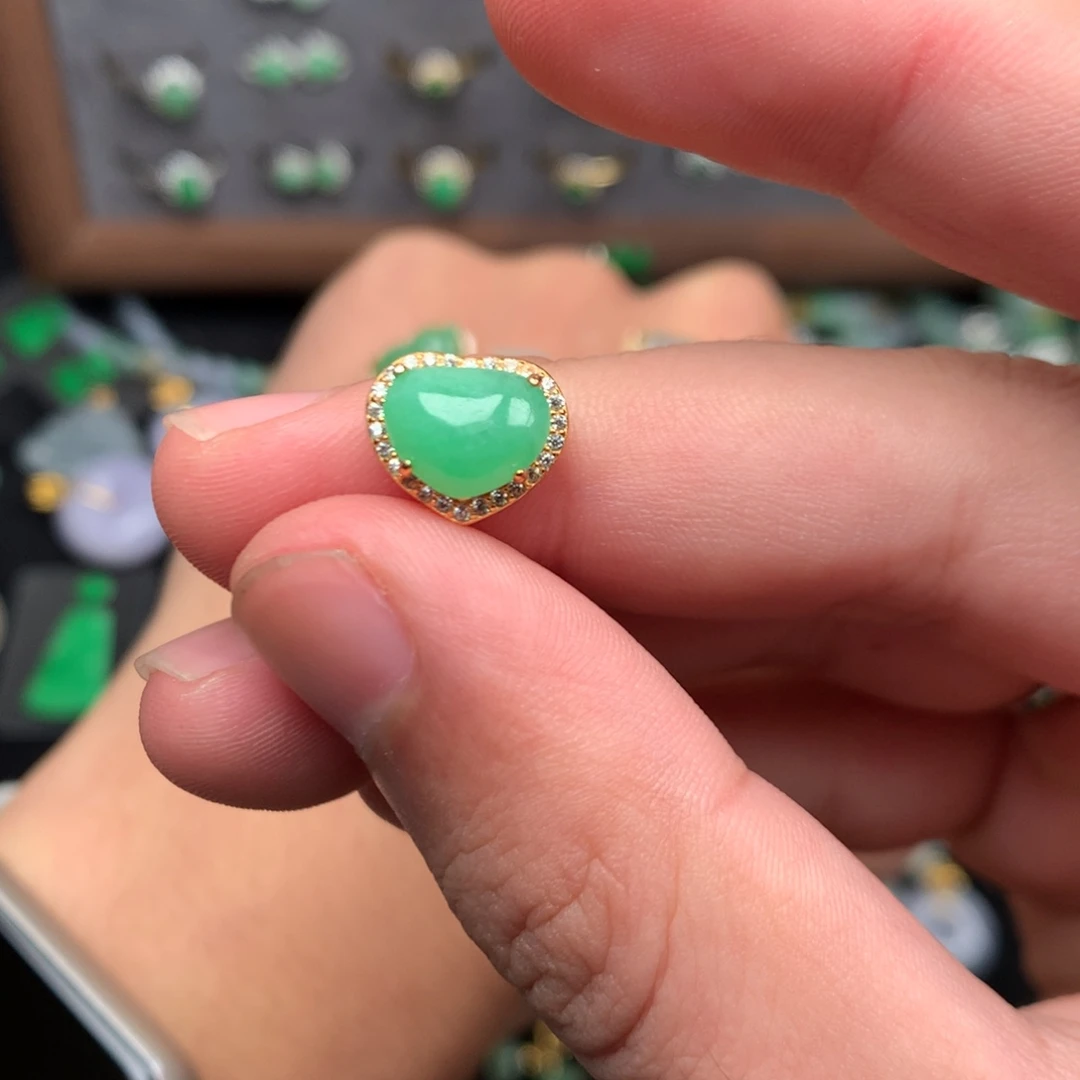 邪***糕翡翠银S925镶嵌颈饰你是