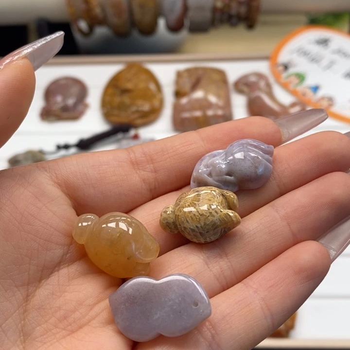 硅化玉颈饰未镶嵌胖*