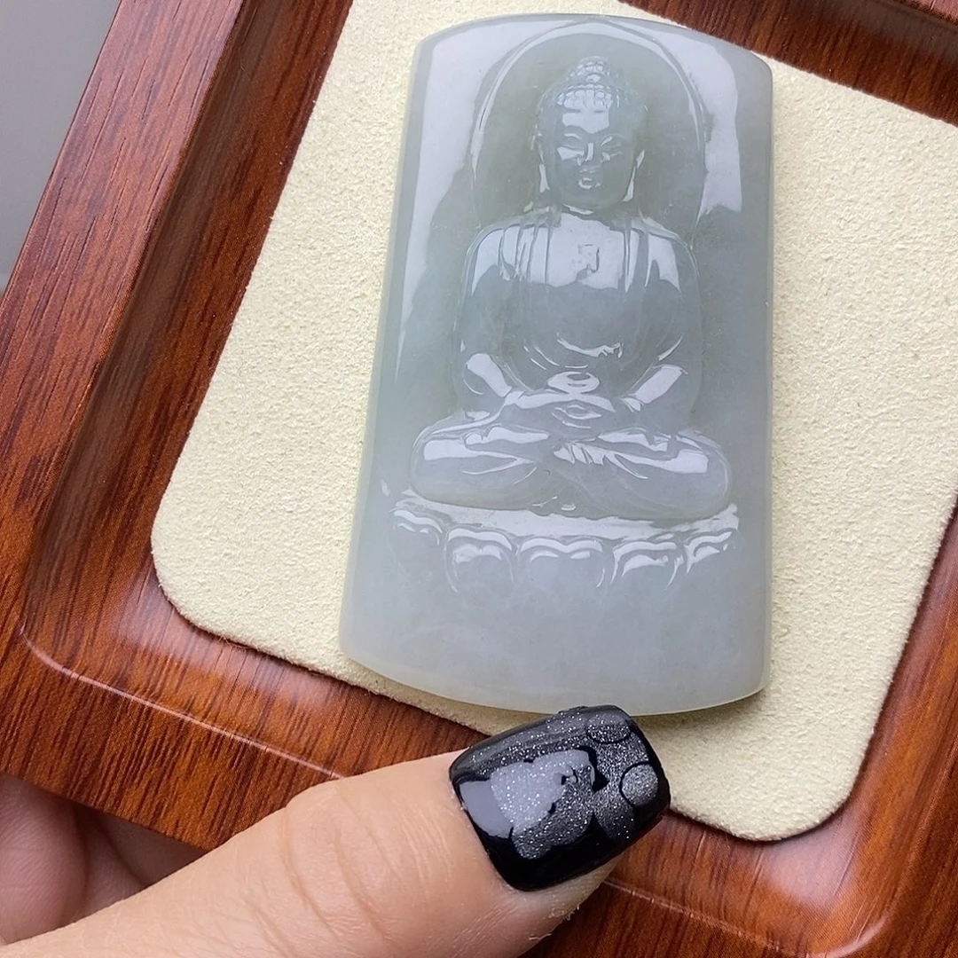 翡翠未镶嵌颈饰大日如来
