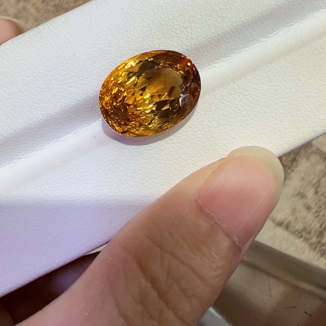 黄晶未镶嵌珠宝半成品9.4ct鸟巢切