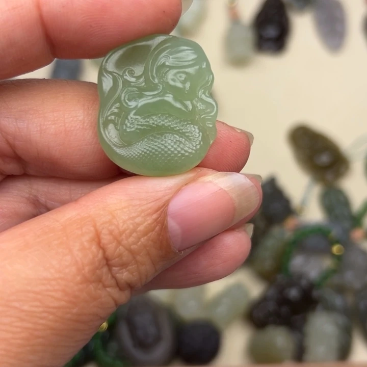 和田玉（碧玉）未镶嵌颈饰