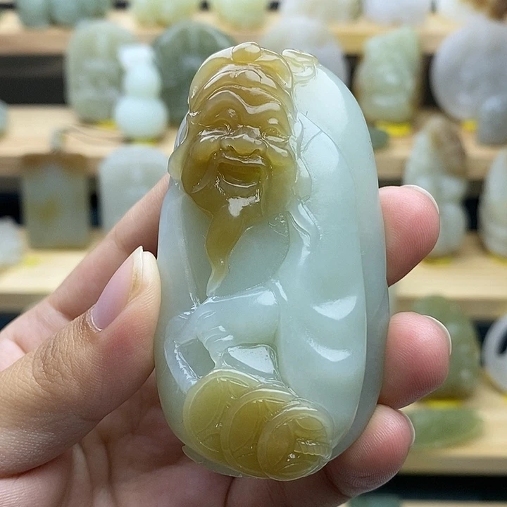 大***子未镶嵌和田玉挂件