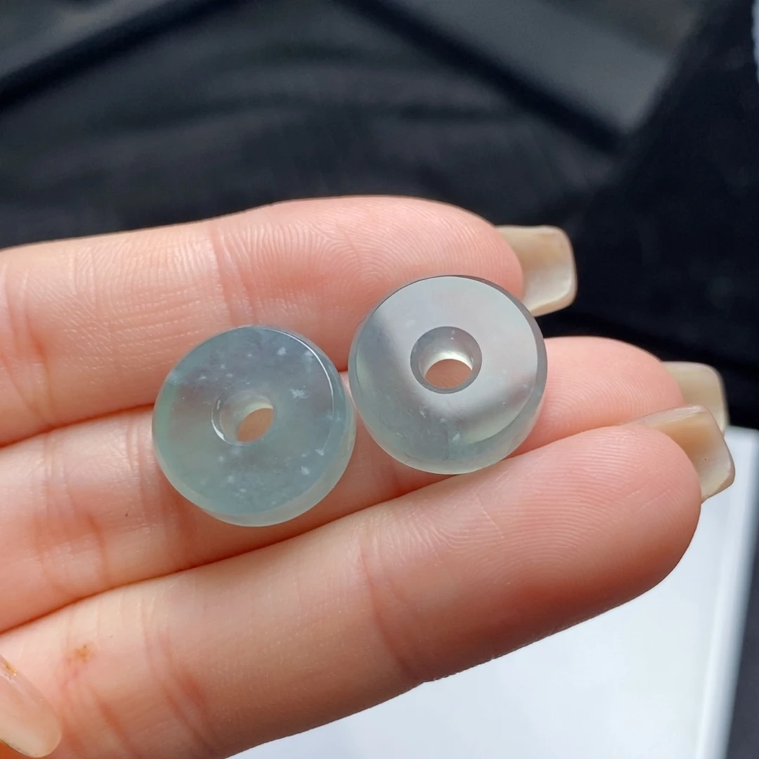 翡翠未镶嵌耳饰蓝冰路路通