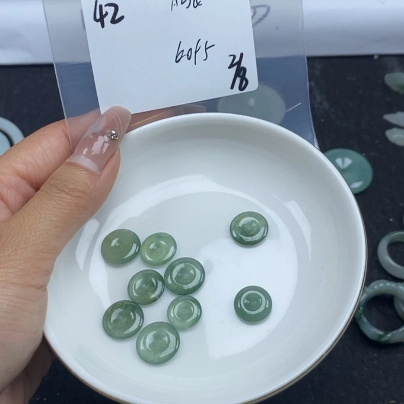 【闪购商品】翡翠颈饰未镶嵌A****姐