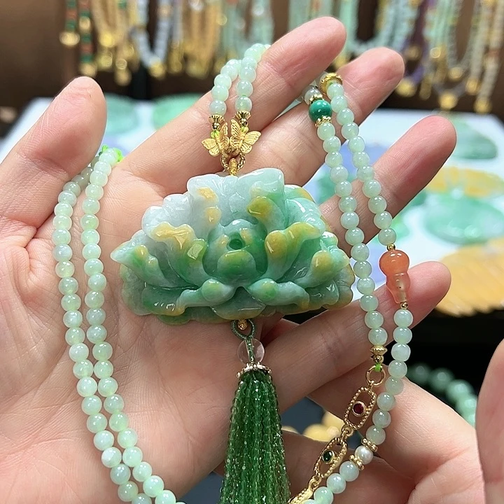 翡翠颈饰未镶嵌吊坠