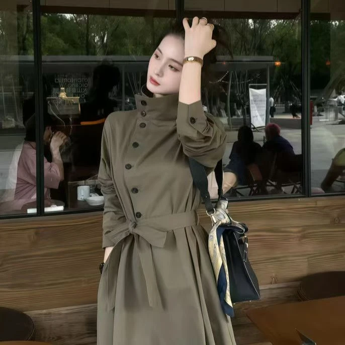 法式穿搭裙子咖色穿搭法式高级感出席重要收腰连衣裙女场合通勤